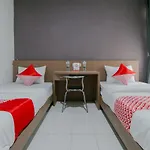 OYO 2228 Arwinda Costel Syariah